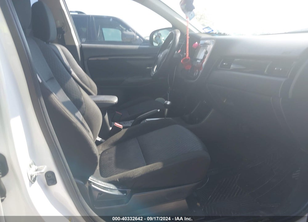 2014 MITSUBISHI OUTLANDER SE VIN: JA4AD3A30EZ004856