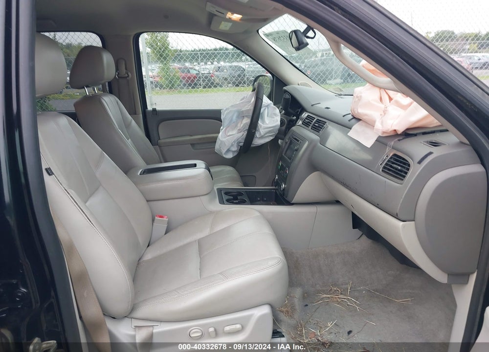 2010 CHEVROLET TAHOE LT VIN: 1GNUKBE00AR102774