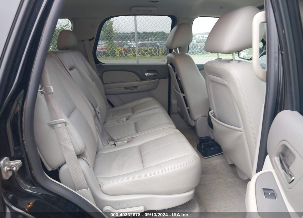 2010 CHEVROLET TAHOE LT VIN: 1GNUKBE00AR102774