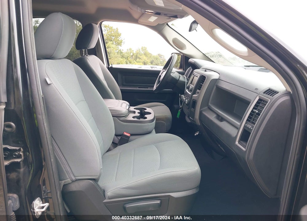 2017 RAM 1500 EXPRESS QUAD CAB 4X4 6'4 BOX VIN: 1C6RR7FTXHS727399