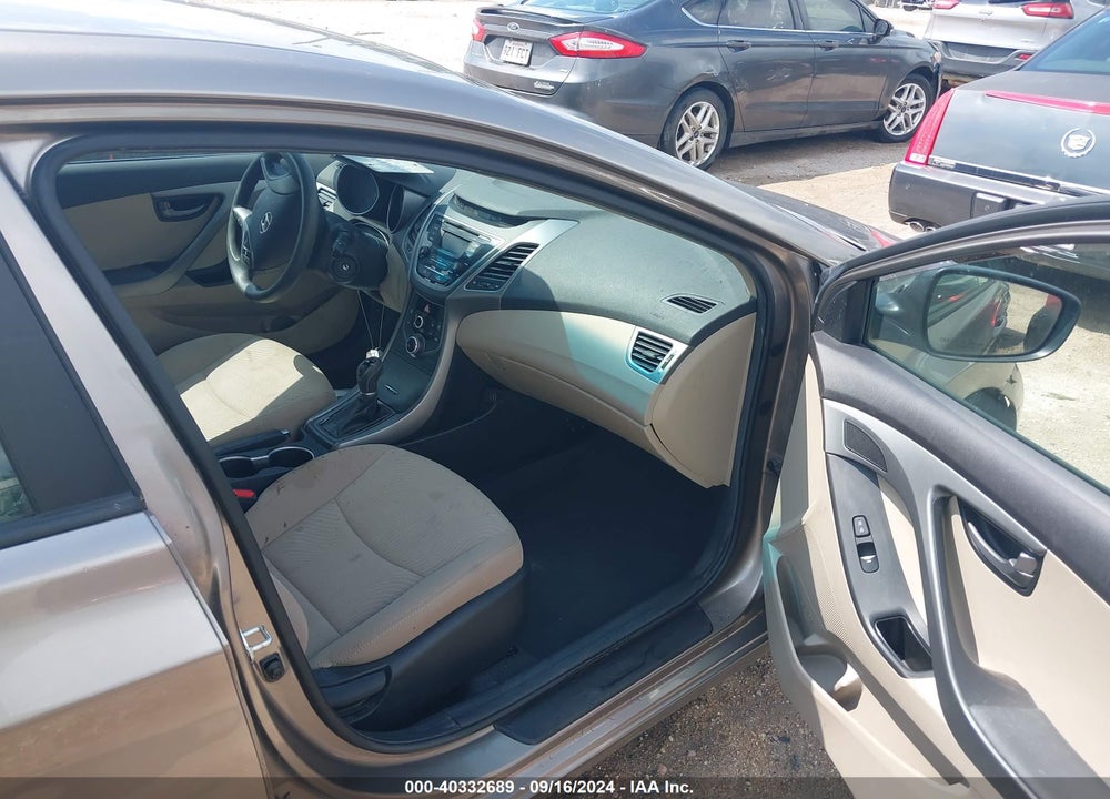 2014 HYUNDAI ELANTRA SE VIN: 5NPDH4AE8EH462957