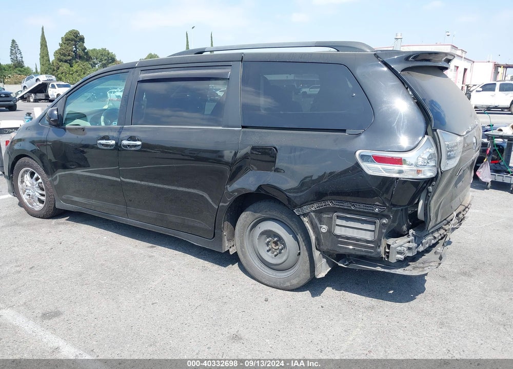 2014 TOYOTA SIENNA SE 8 PASSENGER VIN: 5TDXK3DC3ES422346
