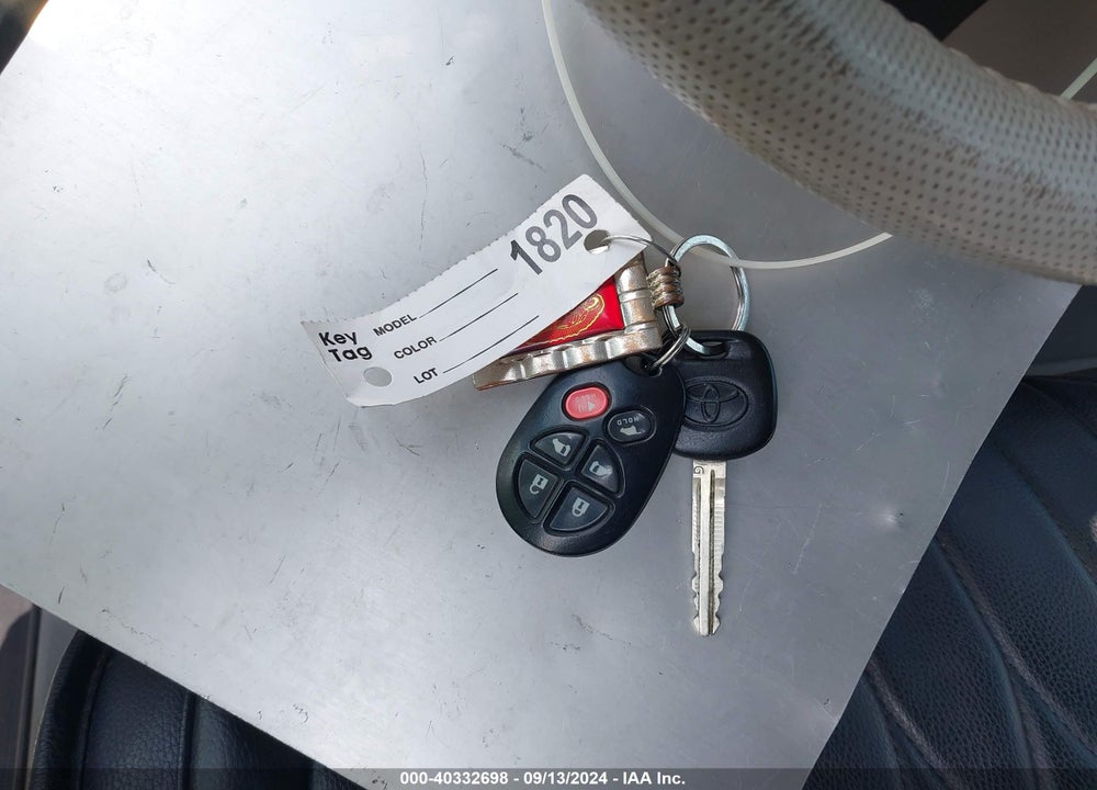 2014 TOYOTA SIENNA SE 8 PASSENGER VIN: 5TDXK3DC3ES422346