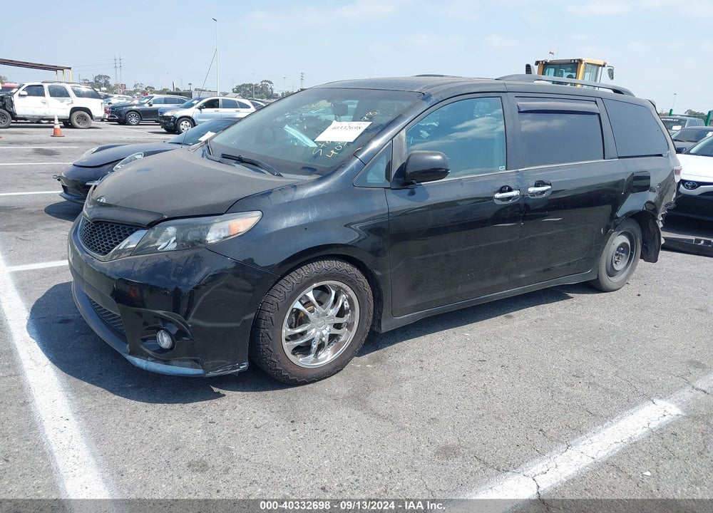 2014 TOYOTA SIENNA SE 8 PASSENGER VIN: 5TDXK3DC3ES422346