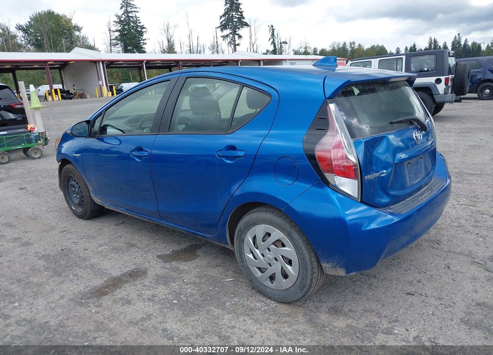 2016 TOYOTA PRIUS C TWO VIN: JTDKDTB33G1132633
