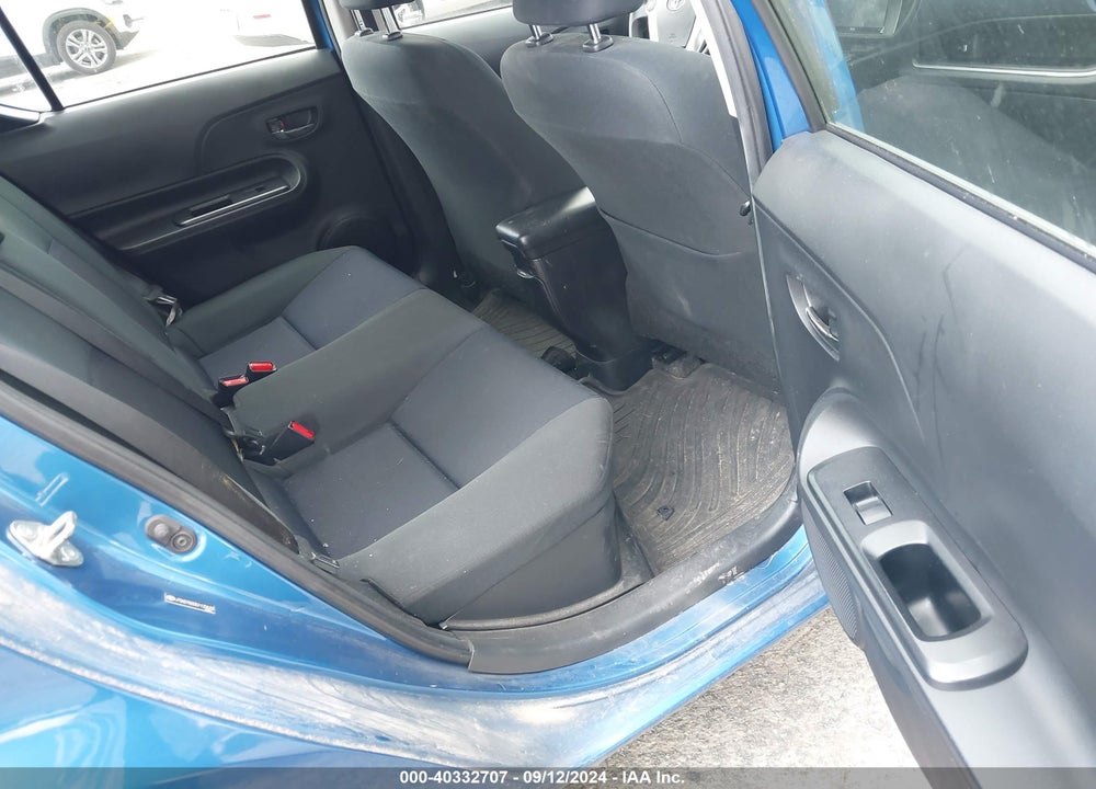 2016 TOYOTA PRIUS C TWO VIN: JTDKDTB33G1132633