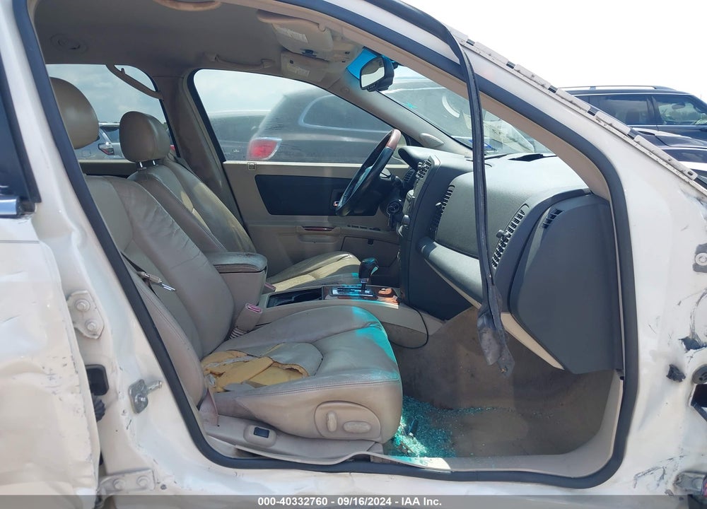 2005 CADILLAC SRX V6 VIN: 1GYEE637450228426