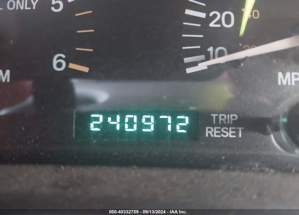 1999 JEEP CHEROKEE CLASSIC/SPORT VIN: 1J4FF68S8XL529247