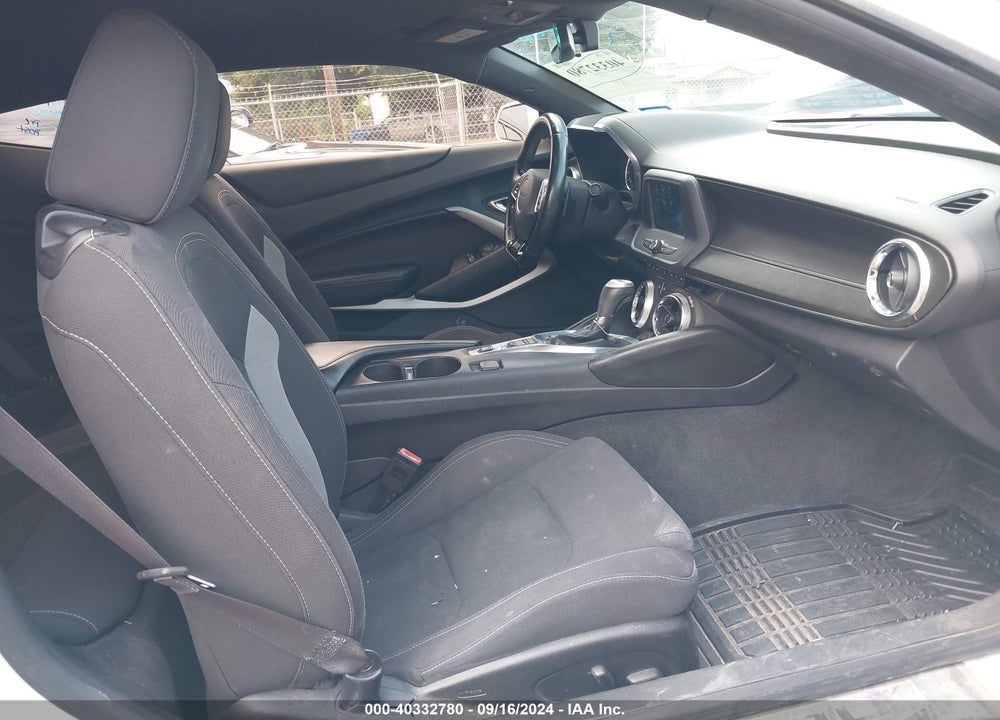 2017 CHEVROLET CAMARO 1LT VIN: 1G1FB1RX8H0179516