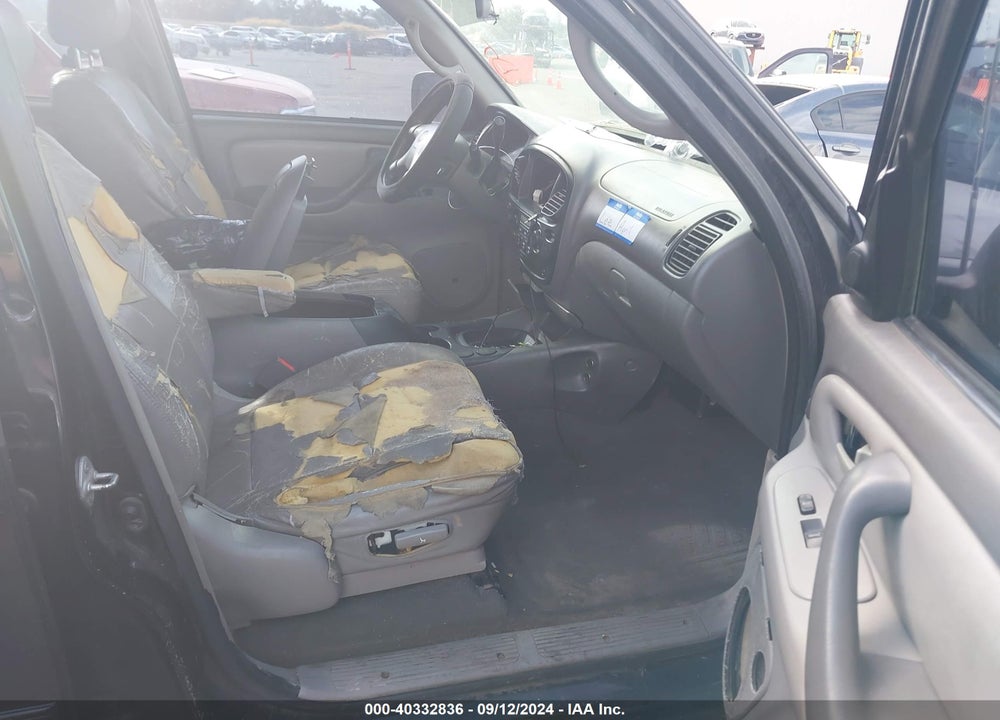 2002 TOYOTA SEQUOIA SR5 VIN: 5TDZT34A42S082186