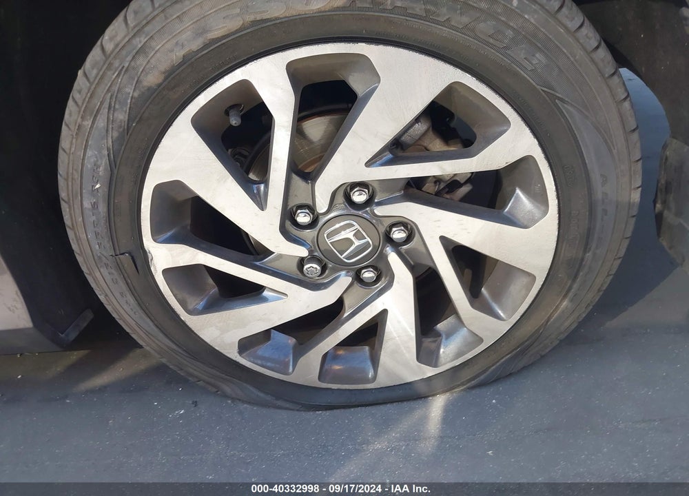 2018 HONDA CIVIC EX VIN: 2HGFC2F72JH517168