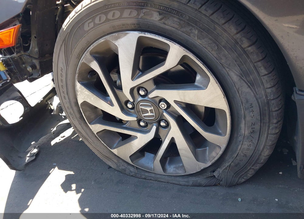 2018 HONDA CIVIC EX VIN: 2HGFC2F72JH517168