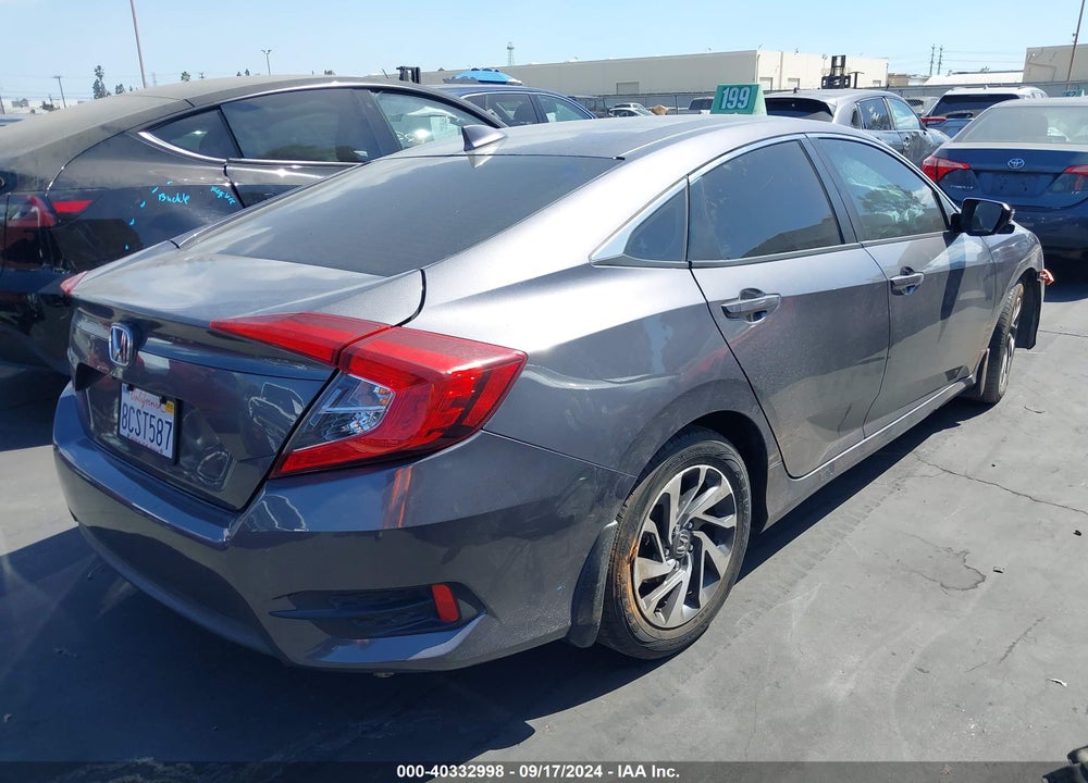 2018 HONDA CIVIC EX VIN: 2HGFC2F72JH517168