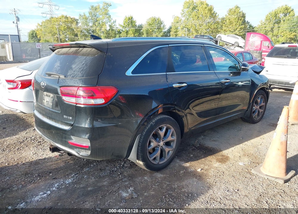 2016 KIA SORENTO 3.3L SX VIN: 5XYPK4A59GG117560