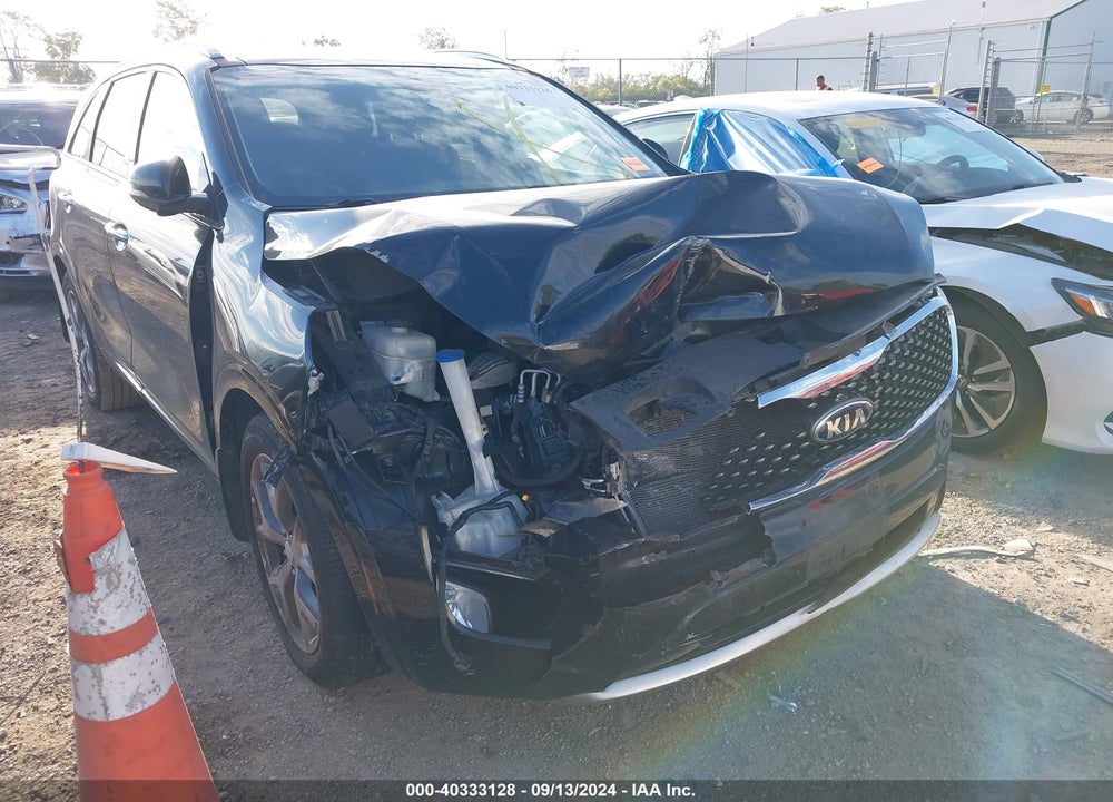 2016 KIA SORENTO 3.3L SX VIN: 5XYPK4A59GG117560