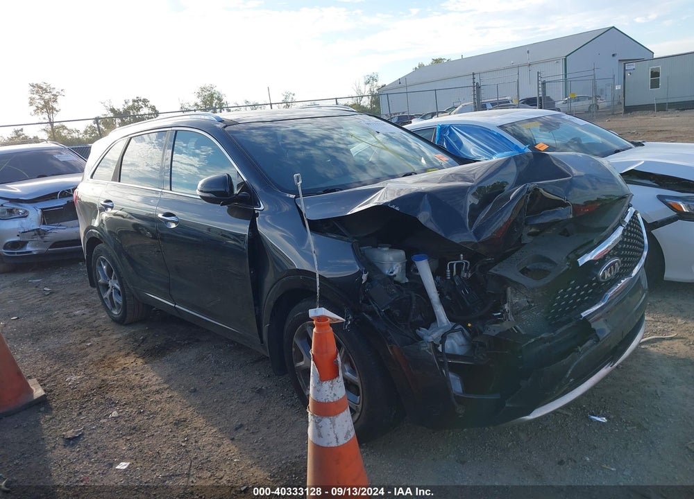 2016 KIA SORENTO 3.3L SX VIN: 5XYPK4A59GG117560