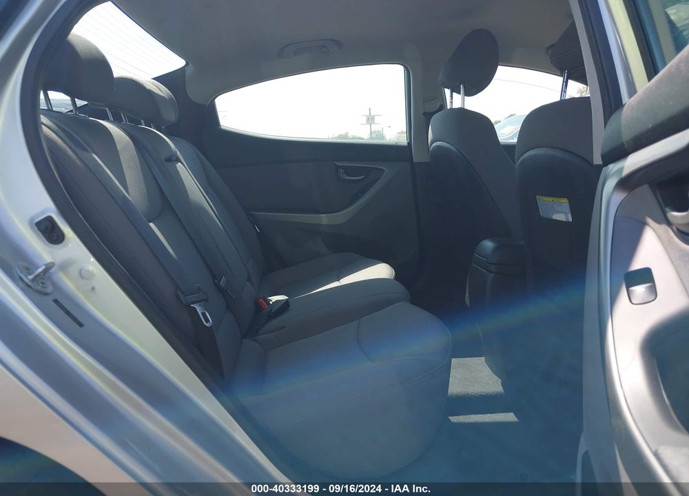 2015 HYUNDAI ELANTRA SE VIN: 5NPDH4AE7FH627771
