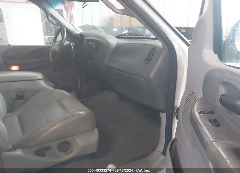 2002 FORD F-150 LARIAT/XLT VIN: 1FTRW08L92KA48138