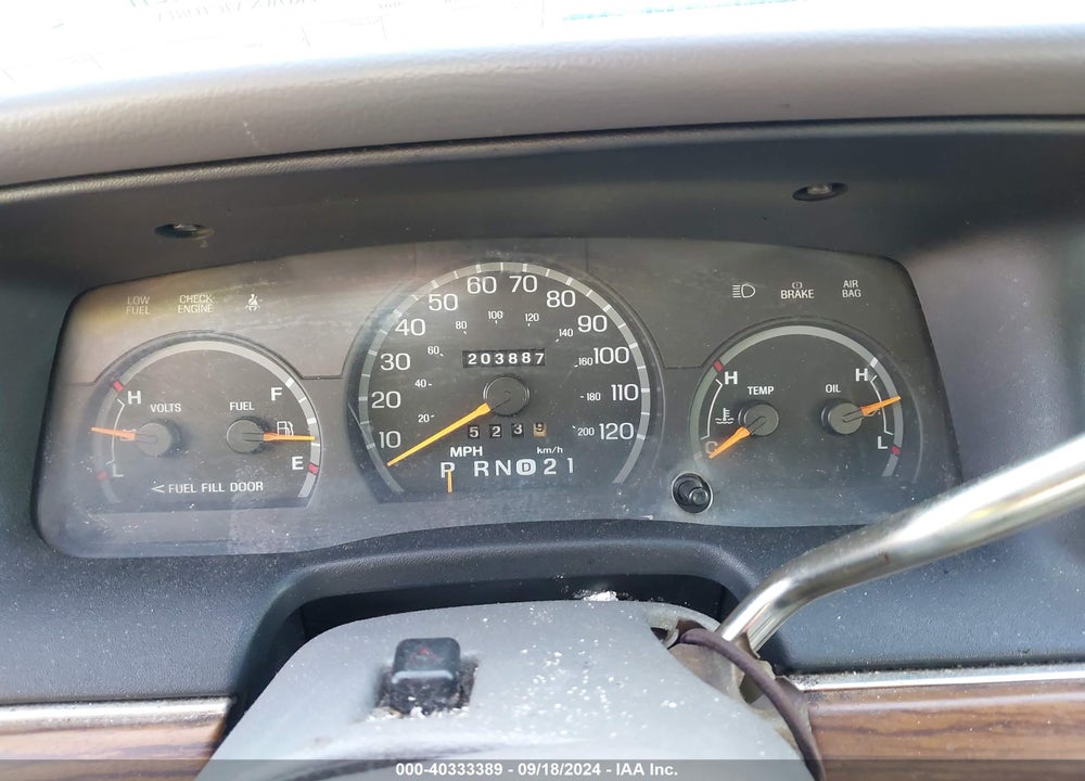 1997 FORD CROWN VICTORIA LX VIN: 2FALP74W6VX170104