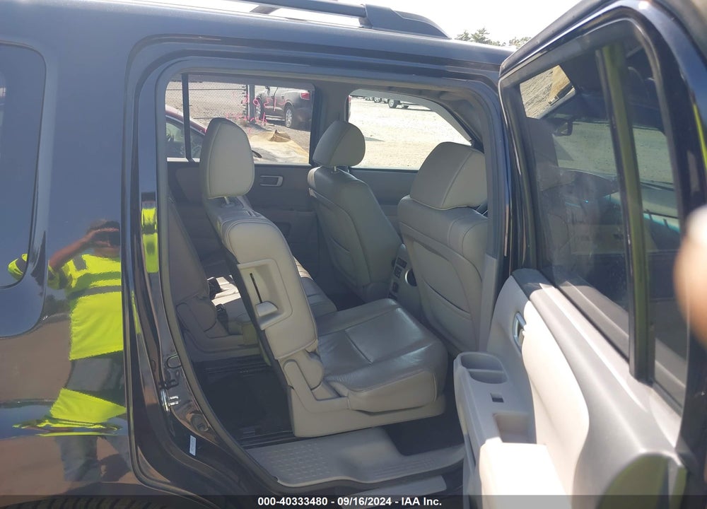 2012 HONDA PILOT VIN: 5FNYF4H66CB033379