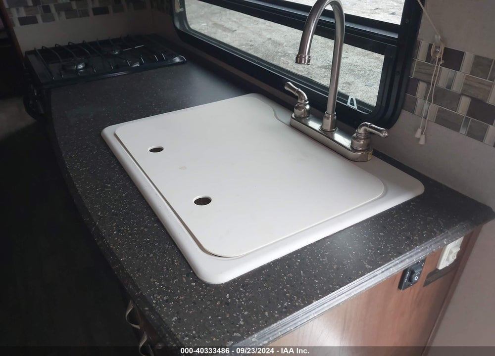 2016 COACHMEN BY FOREST R FREEDOM EXPRESS SERI VIN: 5ZT2FEPB3GA020855