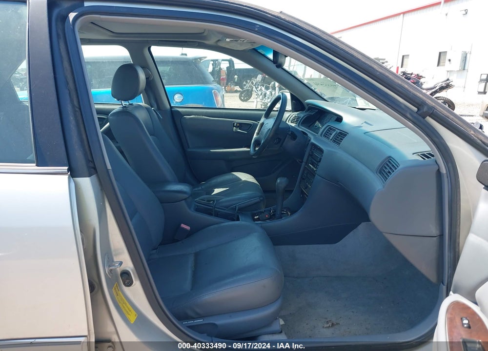 2001 TOYOTA CAMRY XLE V6 VIN: 4T1BF28K11U116063