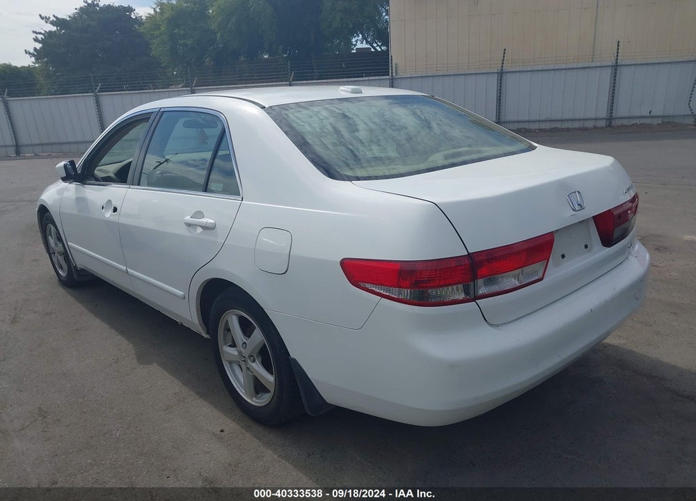 2004 HONDA ACCORD 2.4 EX VIN: JHMCM56844C003272
