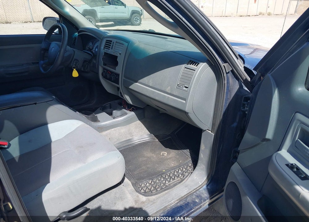2005 DODGE DAKOTA SLT VIN: 1D7HW48N55S182031