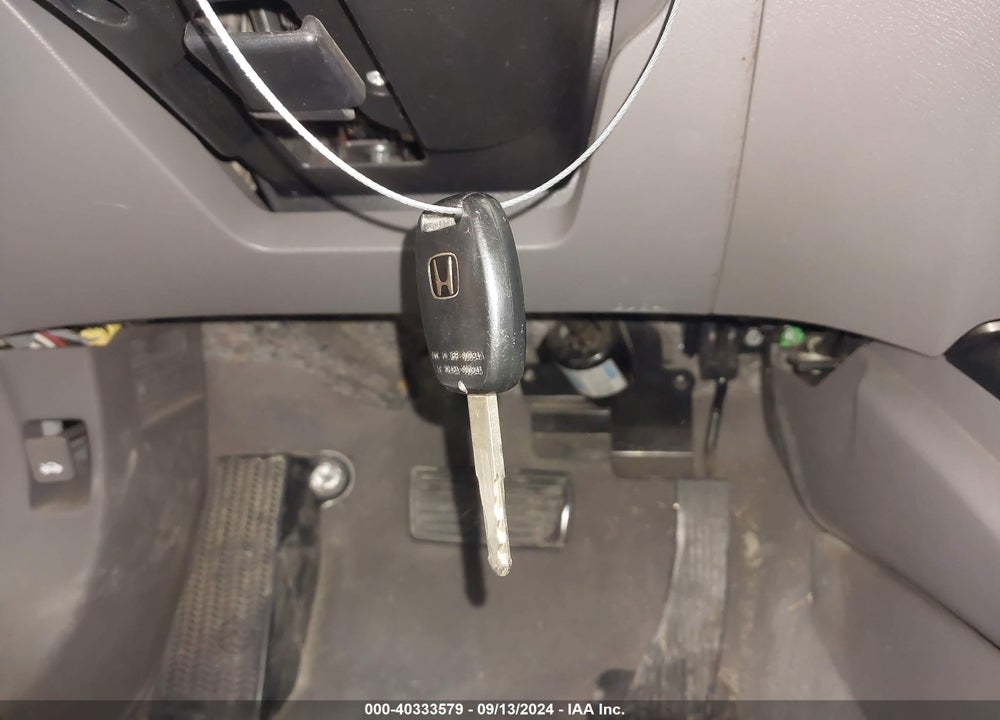 2009 HONDA CIVIC LX VIN: 19XFA165X9E042275