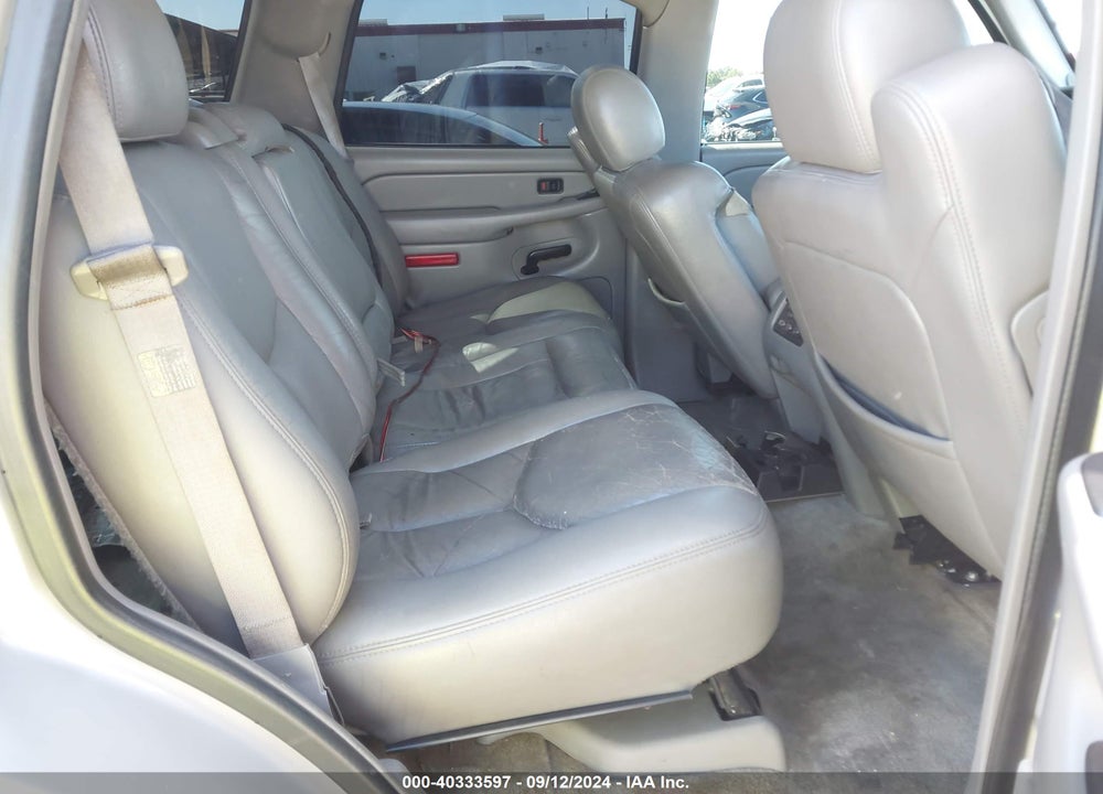 2004 CHEVROLET TAHOE LS VIN: 1GNEC13T24J224189