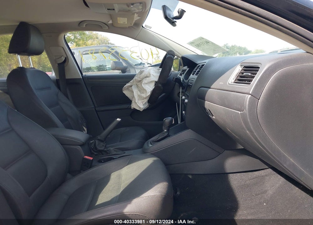 2011 VOLKSWAGEN JETTA 2.5L SE VIN: 3VWDX7AJ1BM346598