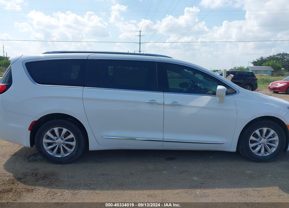 2018 CHRYSLER PACIFICA TOURING L VIN: 2C4RC1BG1JR120511