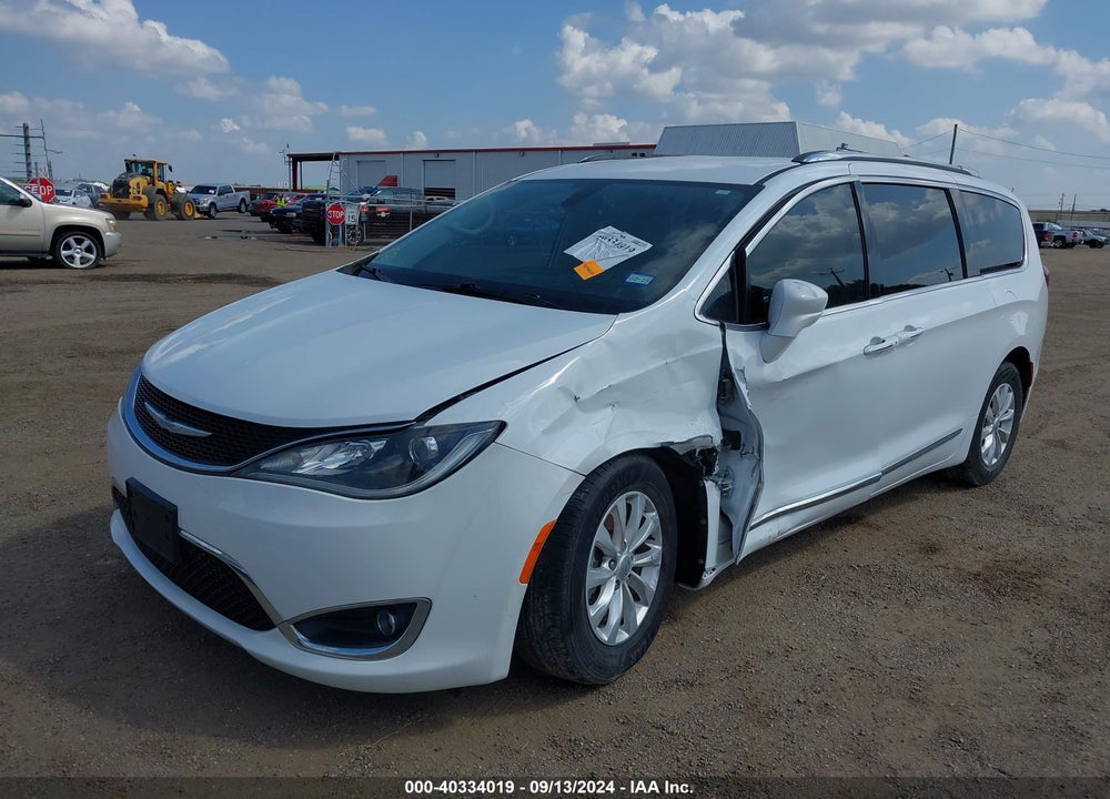 2018 CHRYSLER PACIFICA TOURING L VIN: 2C4RC1BG1JR120511
