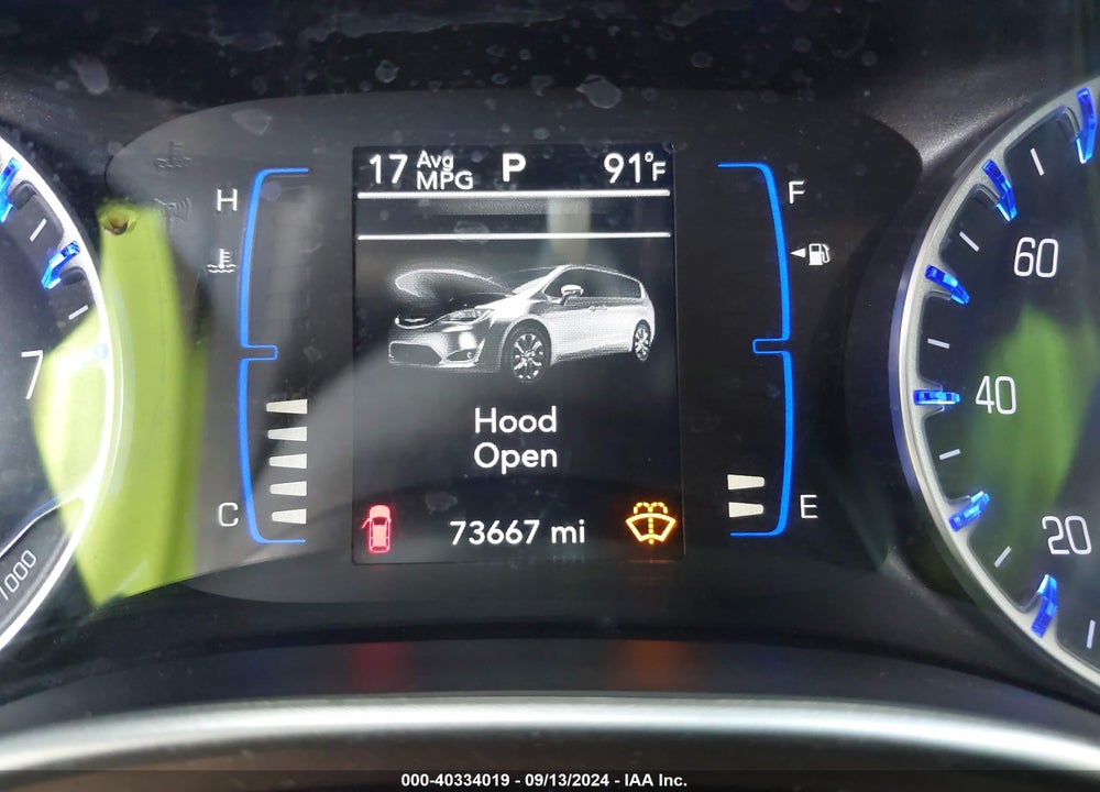 2018 CHRYSLER PACIFICA TOURING L VIN: 2C4RC1BG1JR120511