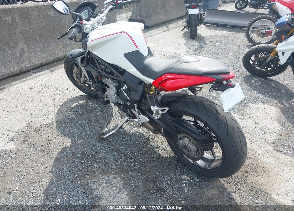 2014 M. V. AGUSTA B3 VIN: ZCGJFGNT4EV005487