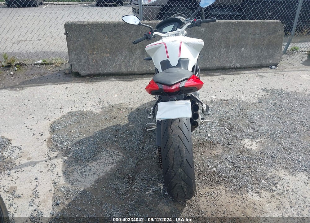 2014 M. V. AGUSTA B3 VIN: ZCGJFGNT4EV005487
