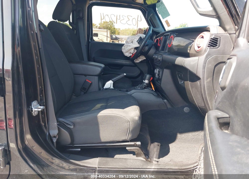 2018 JEEP WRANGLER UNLIMITED SAHARA VIN: 1C4HJXEG5JW130465