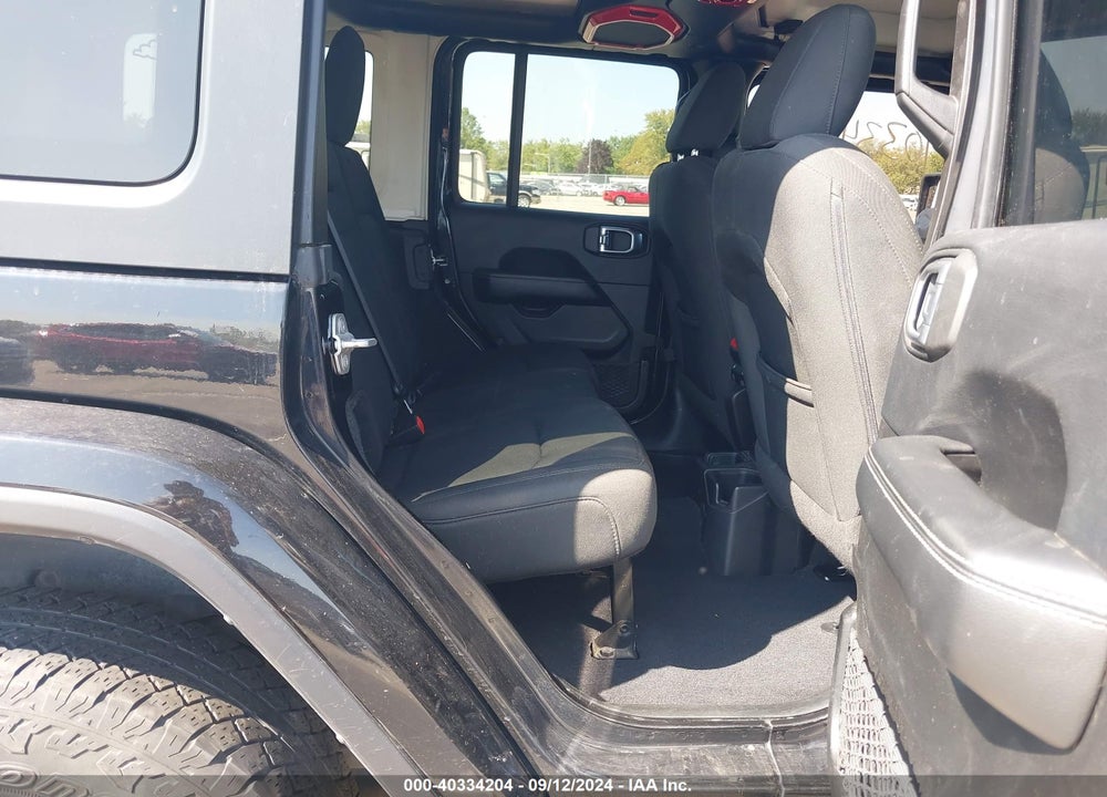 2018 JEEP WRANGLER UNLIMITED SAHARA VIN: 1C4HJXEG5JW130465
