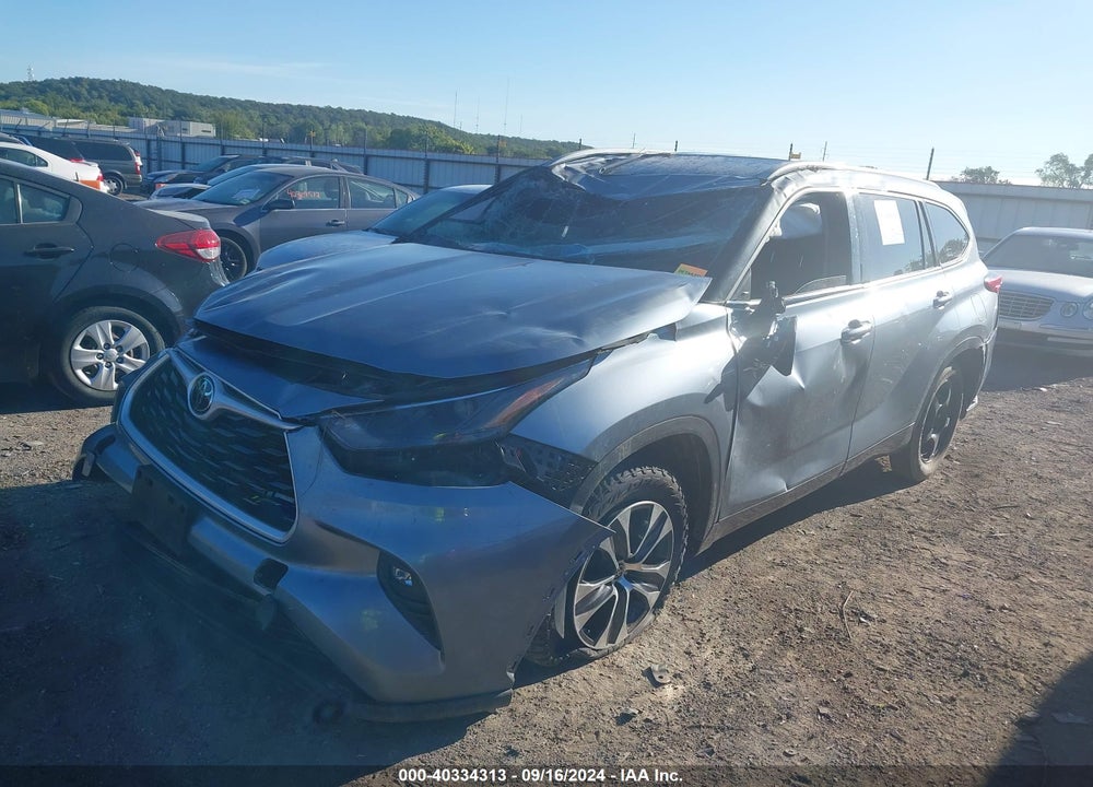 2022 TOYOTA HIGHLANDER XLE VIN: 5TDGZRAH8NS119173