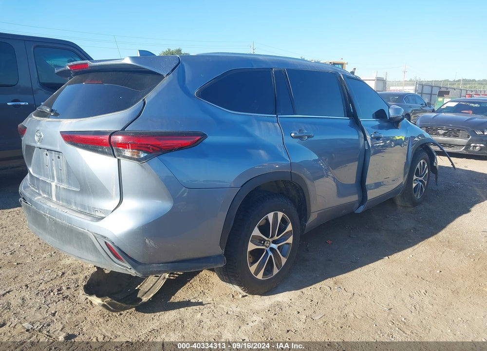 2022 TOYOTA HIGHLANDER XLE VIN: 5TDGZRAH8NS119173