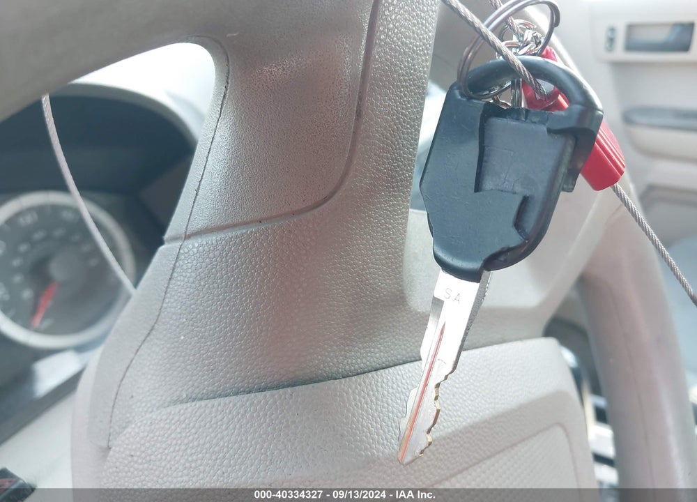 2011 FORD ESCAPE XLS VIN: 1FMCU0C75BKA61728