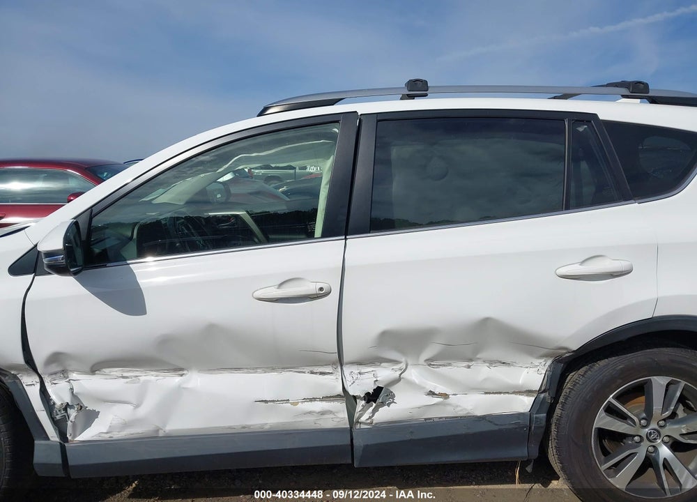 2018 TOYOTA RAV4 XLE VIN: JTMWFREVXJJ187695