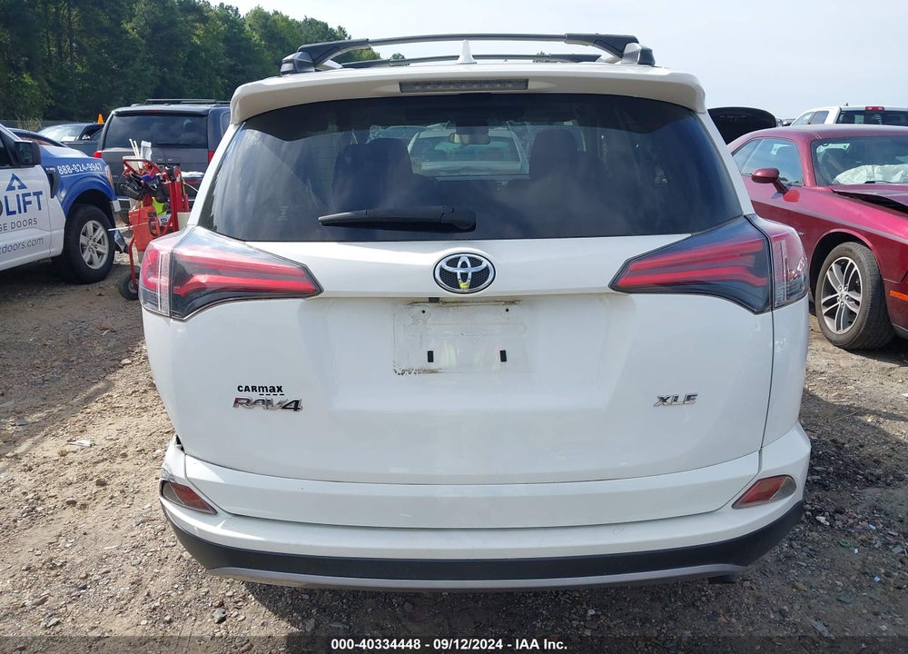2018 TOYOTA RAV4 XLE VIN: JTMWFREVXJJ187695
