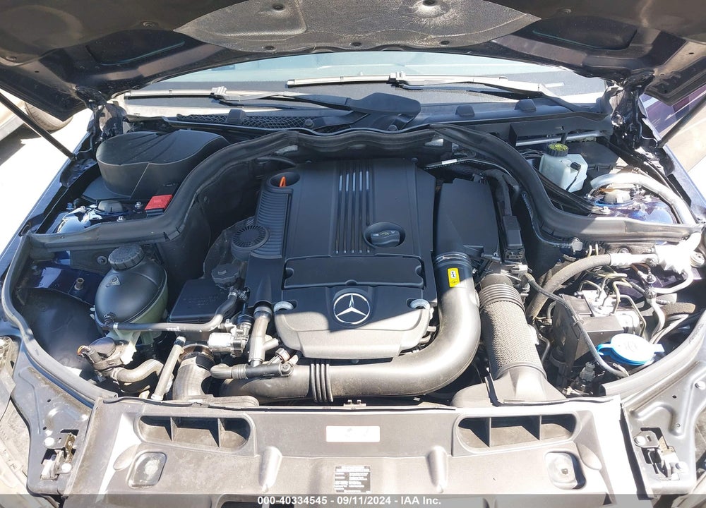 2012 MERCEDES-BENZ C 250 LUXURY/SPORT VIN: WDDGF4HB5CA613326