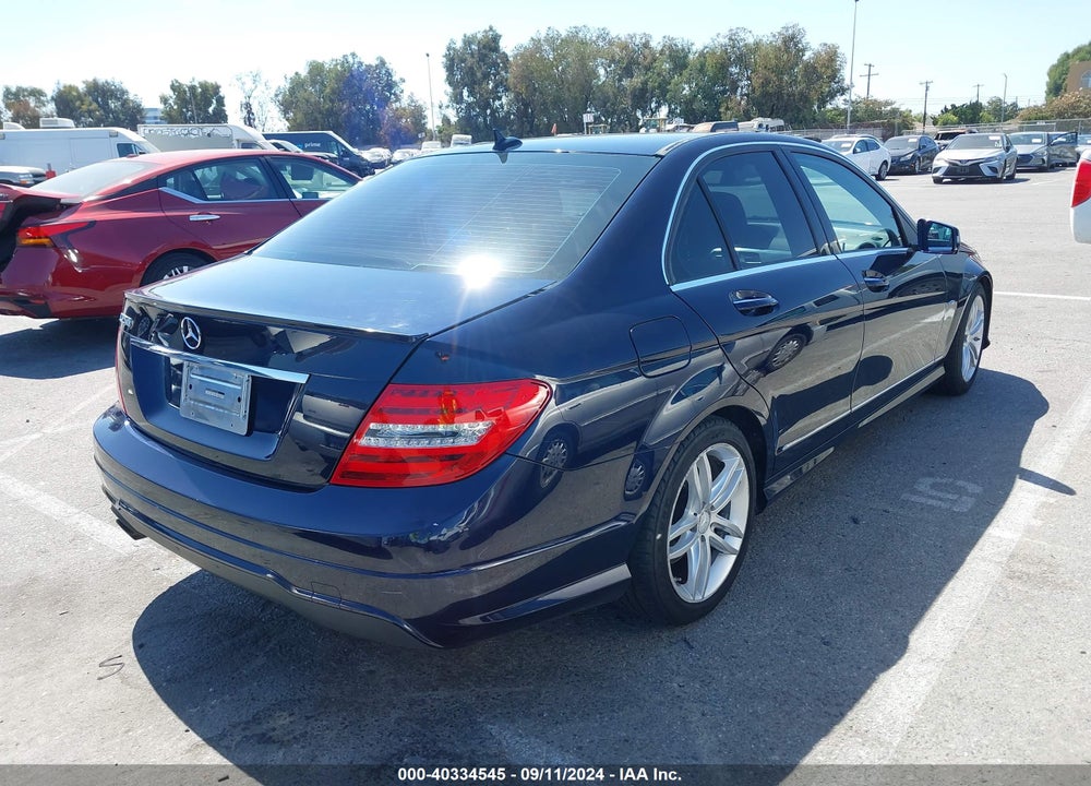 2012 MERCEDES-BENZ C 250 LUXURY/SPORT VIN: WDDGF4HB5CA613326