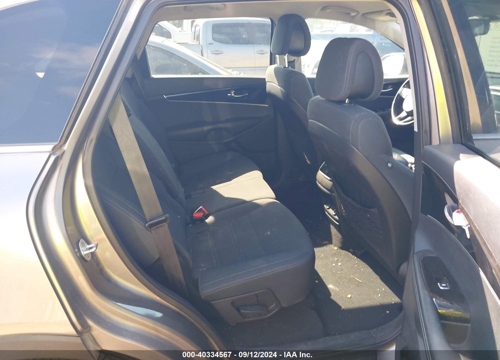 2016 KIA SORENTO 2.4L LX VIN: 5XYPGDA33GG070154