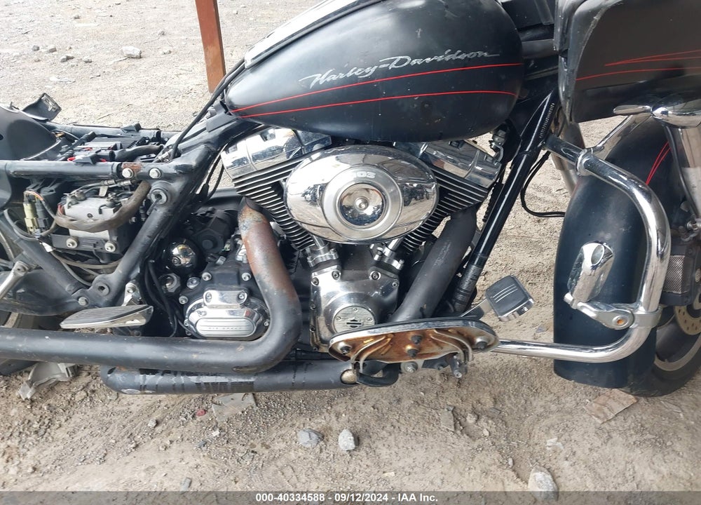 2011 HARLEY-DAVIDSON FLTRX VIN: 1HD1KHM17BB660297