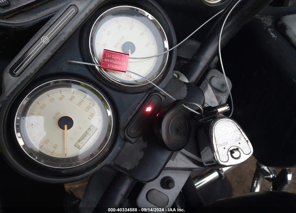 2011 HARLEY-DAVIDSON FLTRX VIN: 1HD1KHM17BB660297