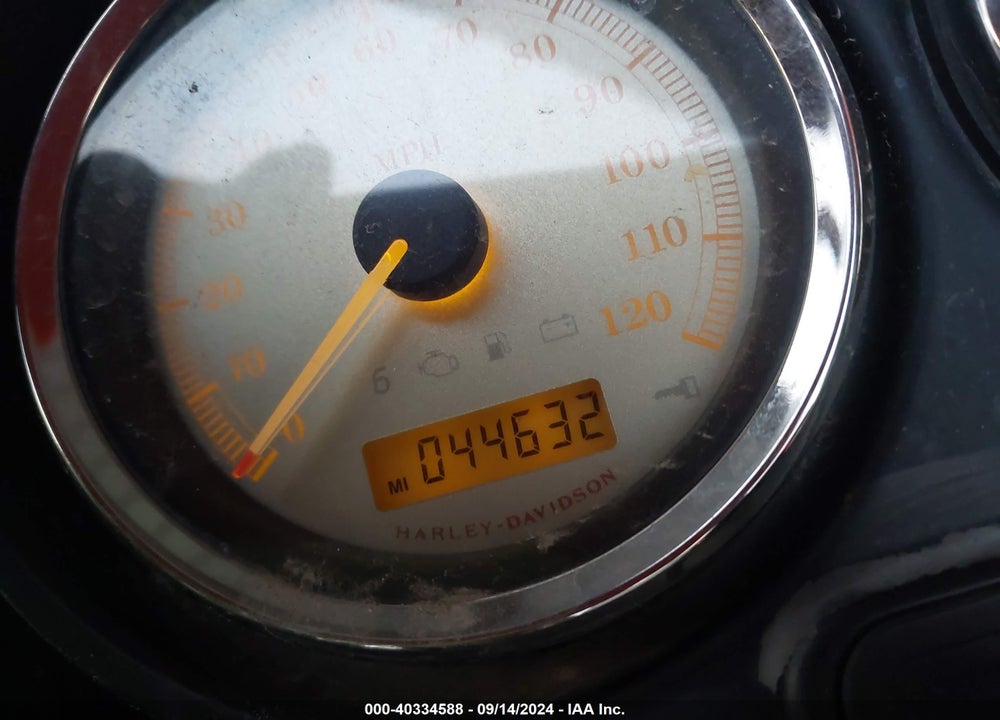 2011 HARLEY-DAVIDSON FLTRX VIN: 1HD1KHM17BB660297