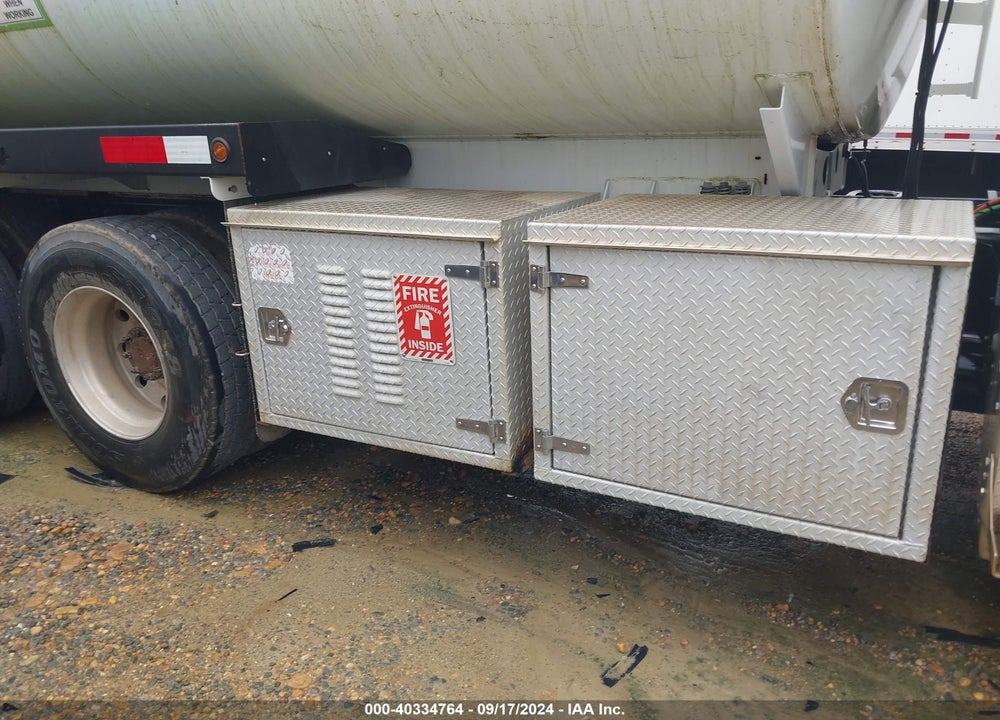 2016 PETERBILT 348 VIN: 2NP3LJ9X8GM324930